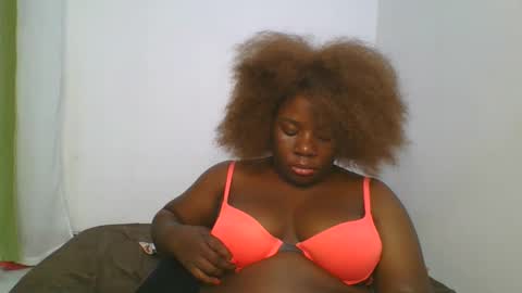 Snapshot of sweetafricangal chatting on 02/26/25, 11:59 NASHA online show from 02/26/25, 11:59