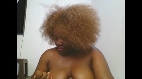 Snapshot of sweetafricangal chatting on 03/07/25, 10:10 NASHA online show from 03/07/25, 10:10