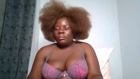 Snapshot of sweetafricangal chatting on 10/30/25, 01:07 NASHA online show from 10/30/25, 01:07