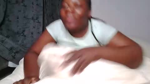 Snapshot of sweetafricangal chatting on 11/07/25, 03:23 NASHA online show from 11/07/25, 03:23