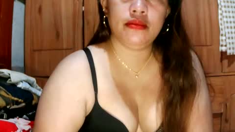 Snapshot of sweetaloha34 chatting on 10/24/25, 08:49 sweetaloha34 online show from 10/24/25, 08:49