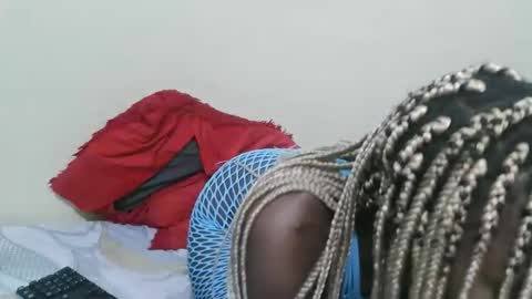 Malia online show from 10/20/25, 10:32