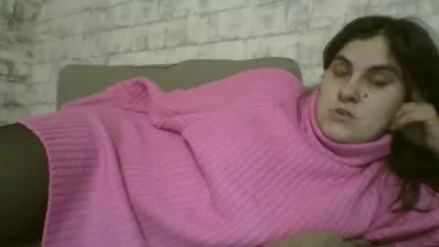 Snapshot of sweetbesty5322 chatting on 01/06/26, 02:43 sweetbesty5322 online show from 01/06/26, 02:43