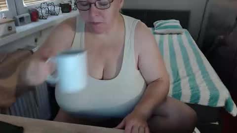 Sweetboobs85h online show from 10/23/25, 09:19