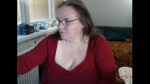 Snapshot of sweetboobs85h chatting on 04/29/26, 05:41 Sweetboobs85h online show from 04/29/26, 05:41