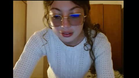 sweetcalm_ online show from 03/22/26, 03:43