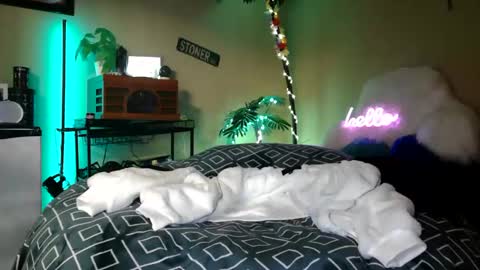 Jillian online show from 12/17/25, 01:55