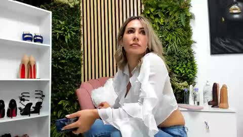 Cherry online show from 09/17/25, 06:15