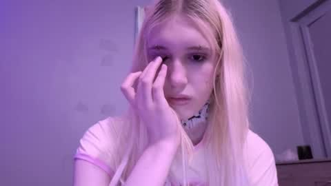 sweetcrystalll online show from 06/23/26, 12:19