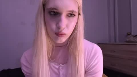 sweetcrystalll online show from 06/27/26, 08:47