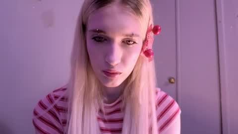 sweetcrystalll online show from 08/07/26, 09:28