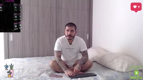 Snapshot of sweetdesires_ chatting on 10/07/25, 04:37 online show from 10/07/25, 04:37