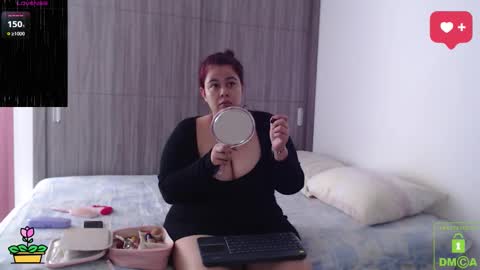 Snapshot of sweetdesires_ chatting on 11/15/25, 01:51 online show from 11/15/25, 01:51