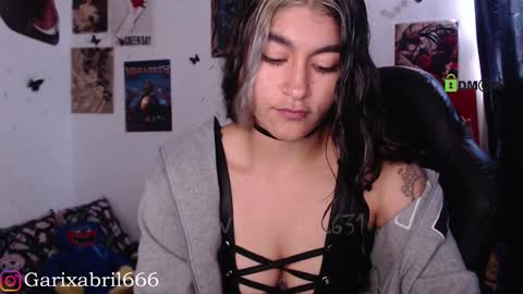 Snapshot of sweetdevil631 chatting on 01/17/25, 12:31 Abril online show from 01/17/25, 12:31