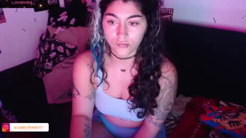 Snapshot of sweetdevil631 chatting on 11/28/25, 06:21 Abril online show from 11/28/25, 06:21