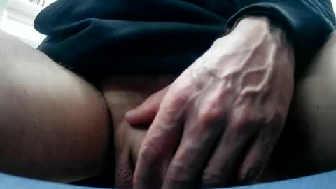 Stick around its a grower online show from 05/12/26, 02:58
