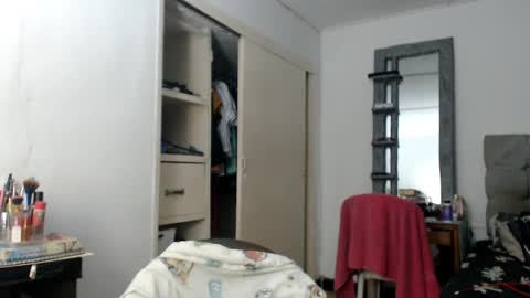 Snapshot of sweetfantasyven chatting on 10/18/25, 01:08 SWEETFANTASYVEN online show from 10/18/25, 01:08