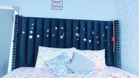 Snapshot of sweetgirlandd chatting on 12/17/25, 07:53 Jhoana online show from 12/17/25, 07:53