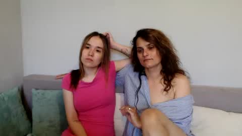 Alina and Mia online show from 06/13/26, 10:24