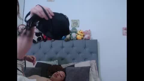 Snapshot of sweethoney22_ chatting on 02/03/25, 11:31 Sabrina y Eliot online show from 02/03/25, 11:31