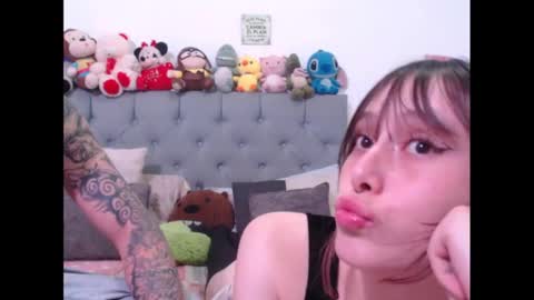 Snapshot of sweethoney22_ chatting on 02/13/25, 10:00 Sabrina y Eliot online show from 02/13/25, 10:00