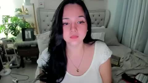 Layla online show from 10/01/25, 10:32