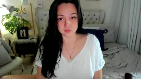 Layla online show from 10/22/25, 02:01