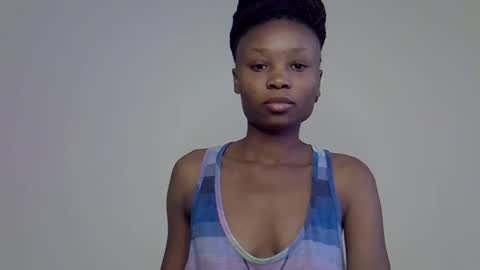 Snapshot of sweetie_coco chatting on 01/06/26, 07:12 Luciana online show from 01/06/26, 07:12