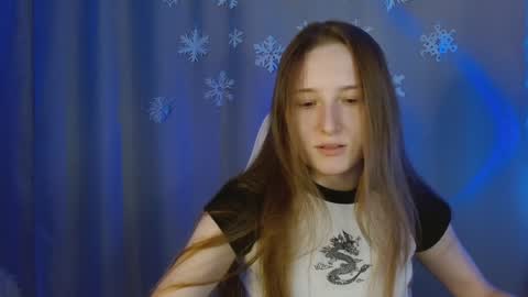 Snapshot of sweetie_lover chatting on 12/10/24, 08:27 Annie online show from 12/10/24, 08:27