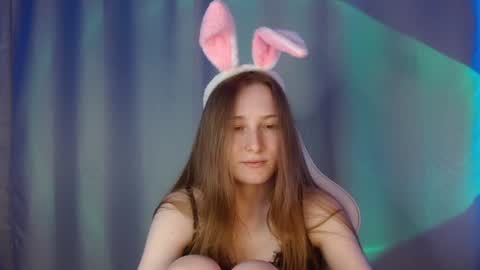 Snapshot of sweetie_lover chatting on 01/11/25, 11:35 Annie online show from 01/11/25, 11:35