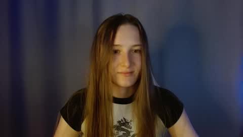 Snapshot of sweetie_lover chatting on 09/13/25, 07:24 Annie online show from 09/13/25, 07:24