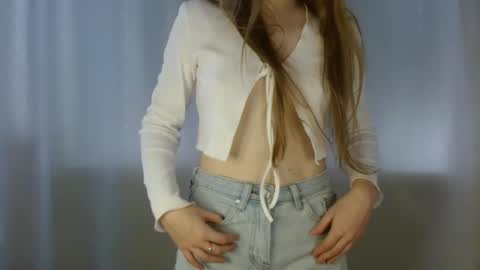 Snapshot of sweetie_lover chatting on 09/16/25, 12:06 Annie online show from 09/16/25, 12:06