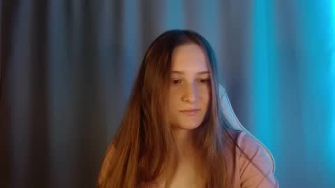 Snapshot of sweetie_lover chatting on 10/29/25, 07:26 Annie online show from 10/29/25, 07:26