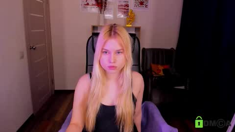 Mia online show from 02/12/26, 03:29