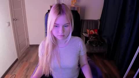 Mia online show from 02/19/26, 03:19