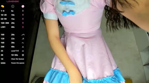 Snapshot of sweetie_peach_ chatting on 11/10/25, 05:17 sweetie_peach_ online show from 11/10/25, 05:17