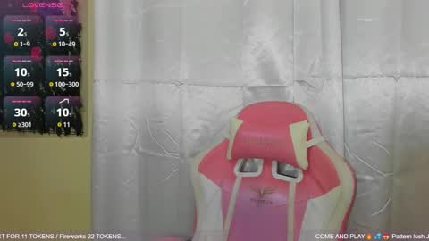 Snapshot of sweetieandjuiicy chatting on 10/27/25, 01:04 Call me Nataly online show from 10/27/25, 01:04