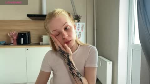 sweetie Lisa3 online show from 06/04/26, 07:14