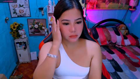 Nicole online show from 02/25/25, 04:00