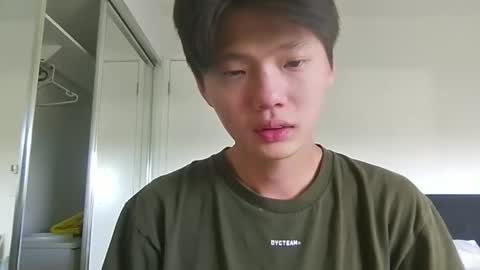 Snapshot of sweetiepuppy421 chatting on 12/17/25, 11:00 sweetiepuppy421 online show from 12/17/25, 11:00