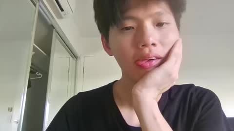 Snapshot of sweetiepuppy421 chatting on 12/20/25, 03:02 sweetiepuppy421 online show from 12/20/25, 03:02