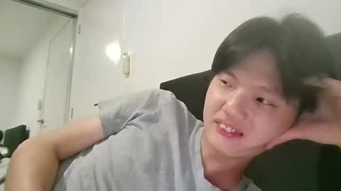 Snapshot of sweetiepuppy421 chatting on 02/19/26, 01:51 sweetiepuppy421 online show from 02/19/26, 01:51