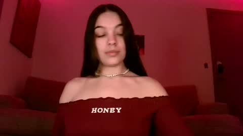 Snapshot of sweetieslikebutter chatting on 03/04/25, 09:43 Blu Sweets online show from 03/04/25, 09:43