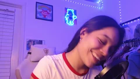 Snapshot of sweetieslikebutter chatting on 09/14/25, 02:33 Blu Sweets online show from 09/14/25, 02:33