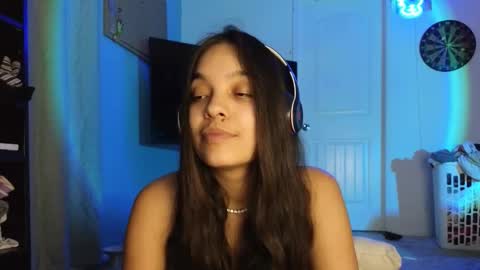 Snapshot of sweetieslikebutter chatting on 11/25/25, 03:50 Blu Sweets online show from 11/25/25, 03:50