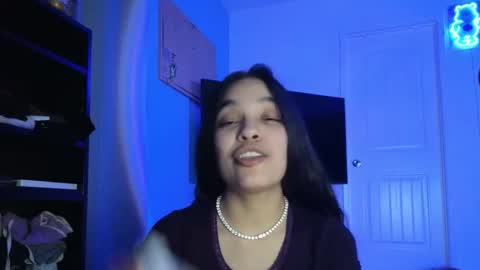 Snapshot of sweetieslikebutter chatting on 11/30/25, 05:33 Blu Sweets online show from 11/30/25, 05:33