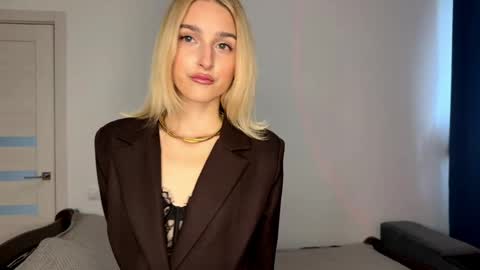 sweetilun online show from 04/03/26, 10:46