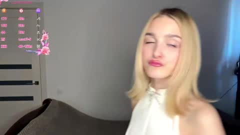 sweetilun online show from 04/15/26, 01:18