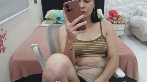 Snapshot of sweetjhenn69 chatting on 06/23/26, 03:26 sweetjhenn69 online show from 06/23/26, 03:26