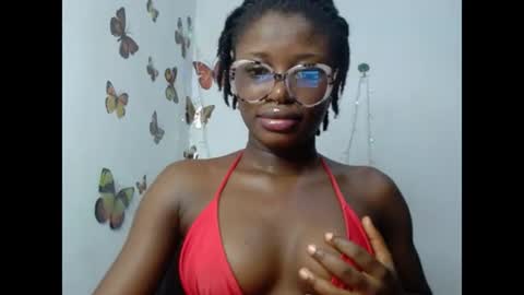Snapshot of sweetjuicyclit chatting on 07/01/26, 11:37 zuri online show from 07/01/26, 11:37